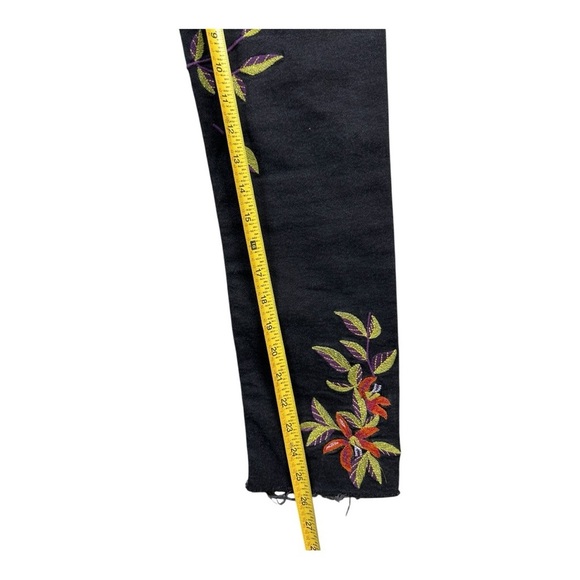 H&M Black Straight Jeans Red/Green Embroidered Flowers Stretch Women's Size 4 - Picture 4 of 11